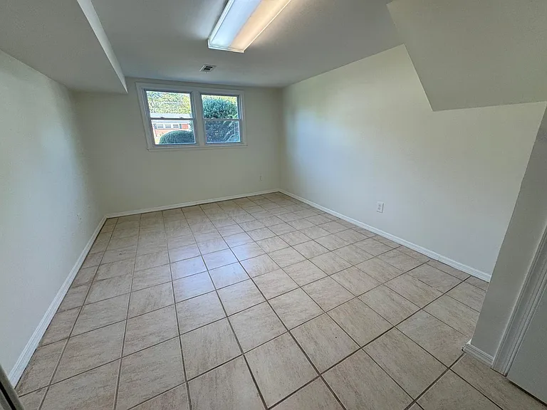 5959 Atteentee Rd — Photo 10