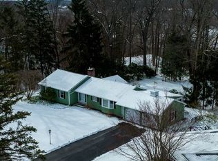 63 Canyon Trl, Rochester, NY 14625