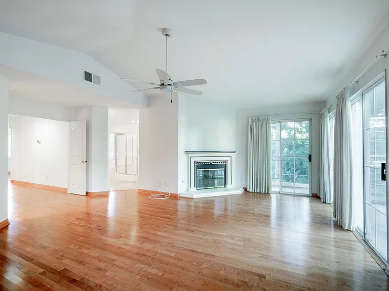 5105 Renaissance Ave — Photo 18