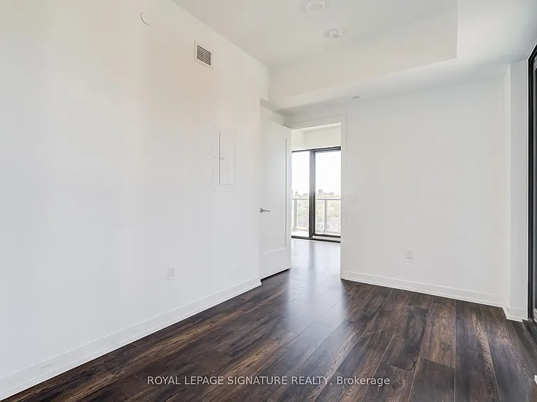 799 The Queensway #820 — Photo 29