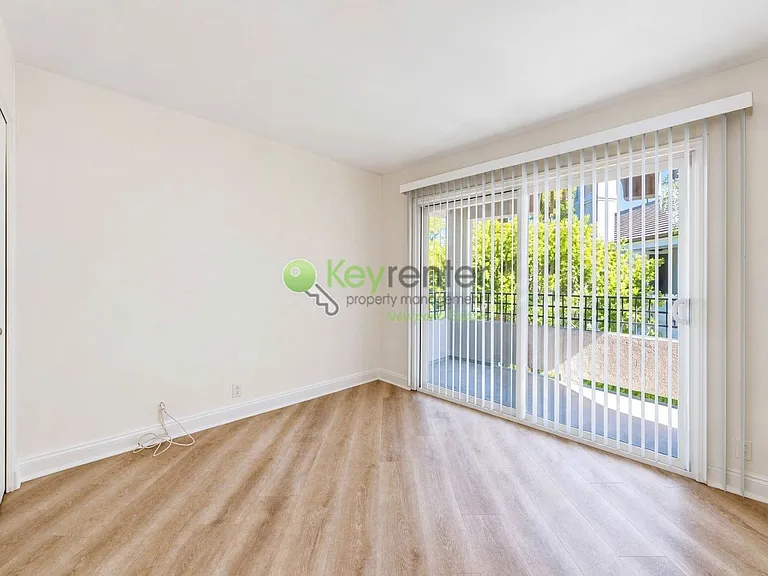 58 Baycrest Ct — Photo 17