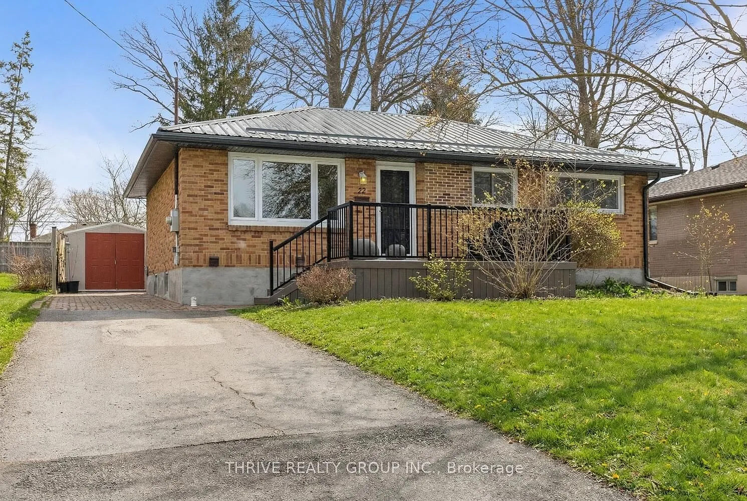 22 Thorncrest Cres photo 1