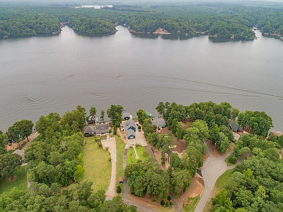 2nd image of 158 Tall Tree Dr