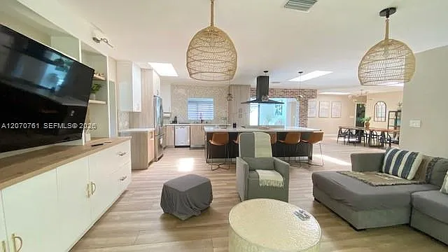 6020 SW 17th Ct — Photo 10