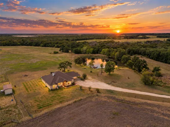 1500 Lcr 102, Mount Calm, TX 76673