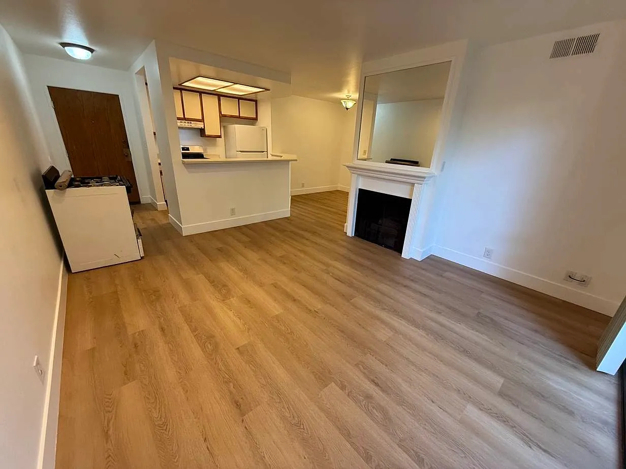 1321 N Vista St — Photo 4