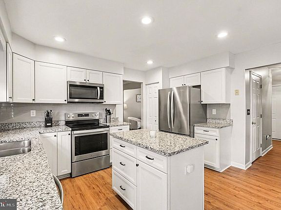 2nd image of 2310 Chantaway Ct