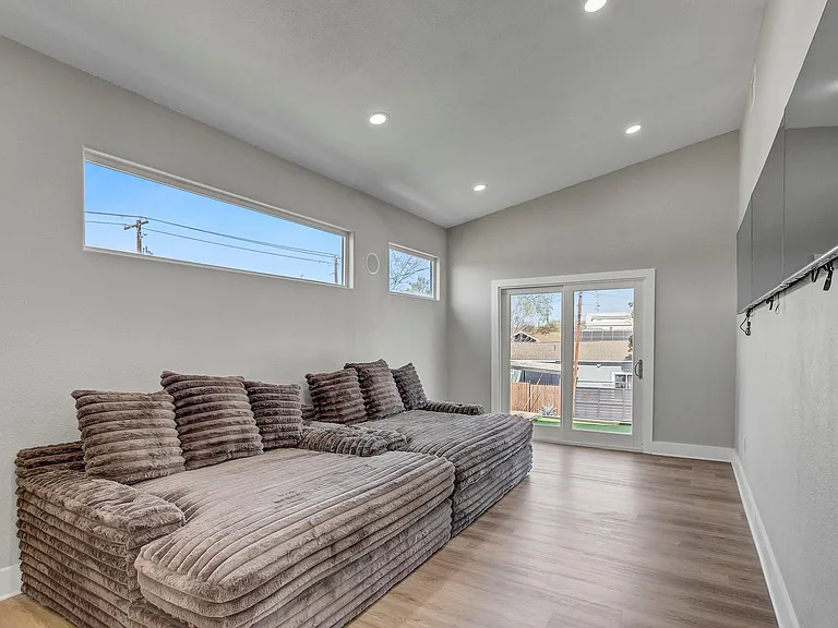 4703 Louis Ave #A — Photo 28