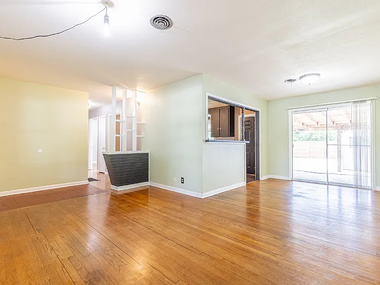 422 Sandalwood Ln — Photo 6