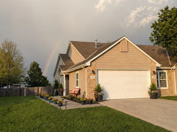 2370 Surrey Dr, Lawrence, KS 66046