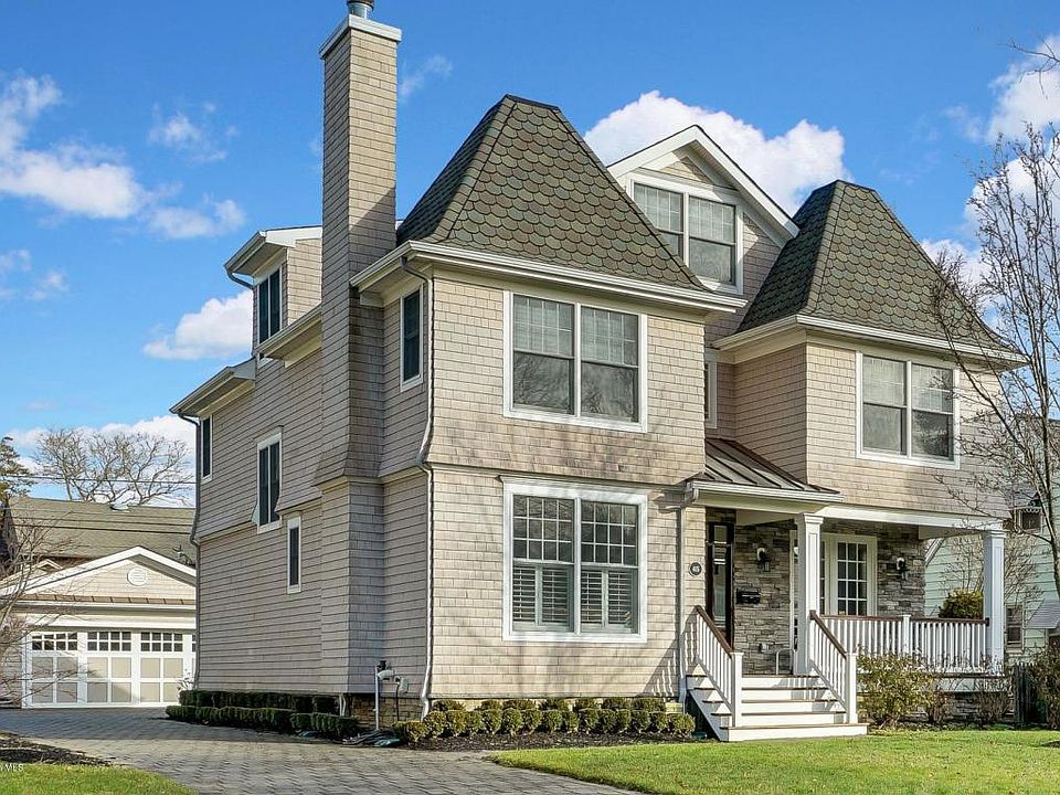 1st image of 415 Boston Blvd