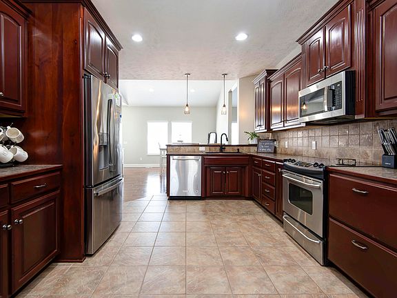 5th image of 2362 Hazelwood Road