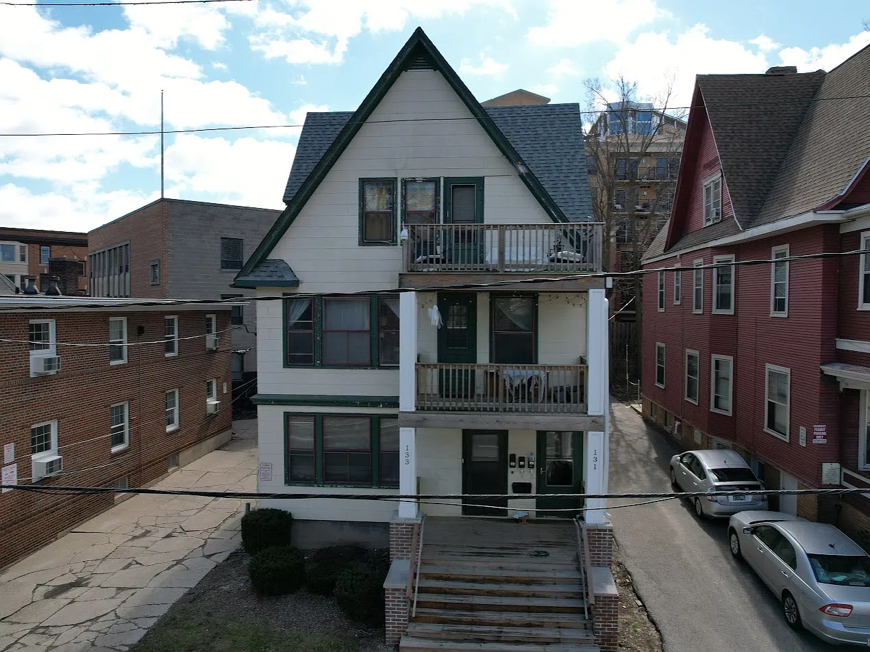 2 bed, 1.0 bath, 1300 sqft, $1,810 — Photo 2