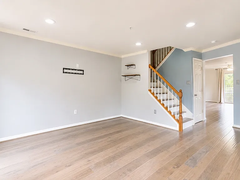 22089 Saint Inigoes Ct — Photo 3