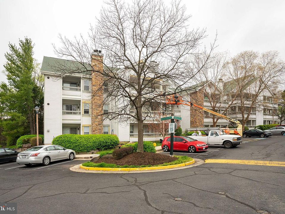 1st image of 4401 Sedgehurst Dr APT 301