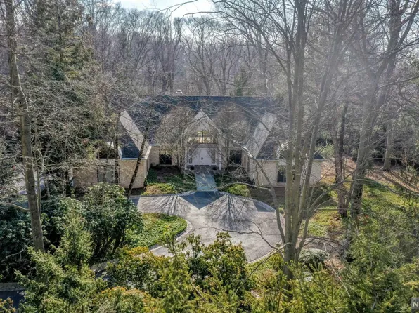 20 N Church Rd, Saddle River, NJ 07458