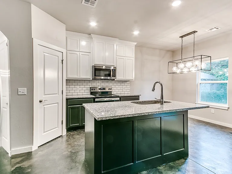 9602 SE 4th St — Photo 19