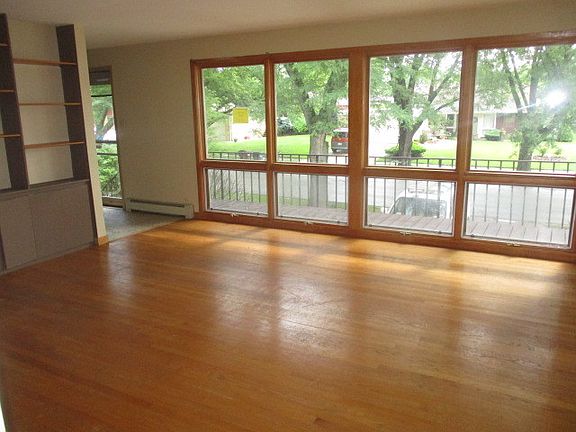 2nd image of 15374 Betty Ann Ln