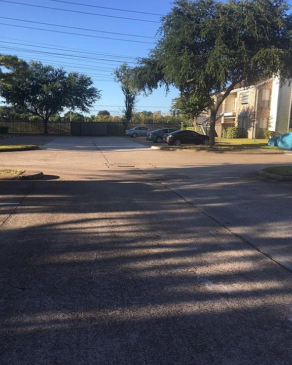 1st image of 3900 Woodchase Dr APT 51