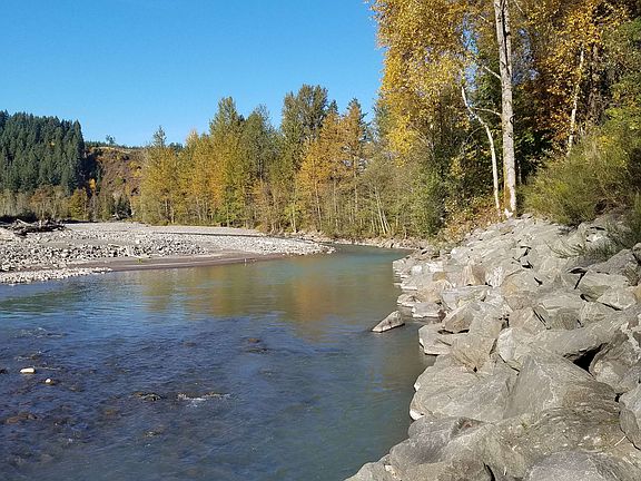 Carbon River nearby walking distance next to bike trail