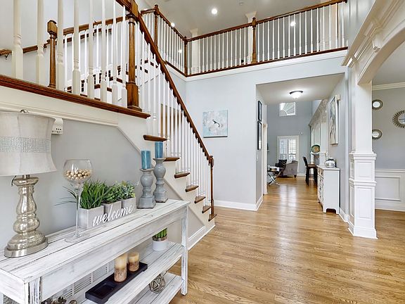 3rd image of 5121 Saint Ives Dr