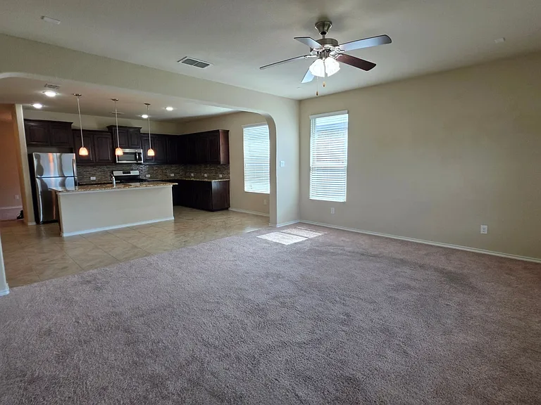 1912 Potrillo Ln — Photo 8