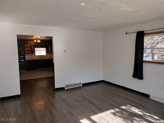 4th image of 1621 Roosevelt Ave