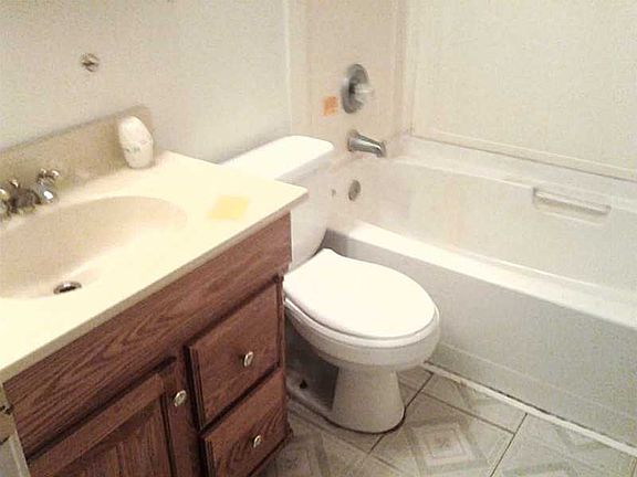 3rd image of 740 Holiday Dr