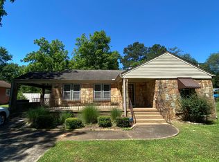 1915 N Wood Ave, Florence, AL 35630