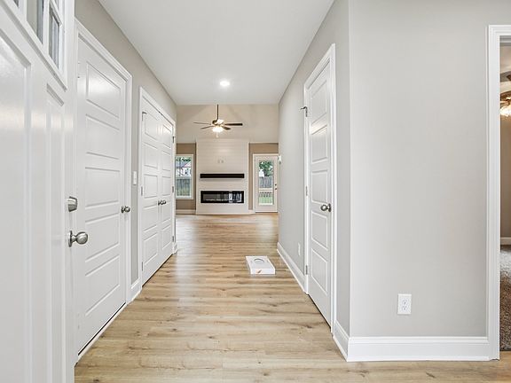 4th image of 522 Sourwood Dr