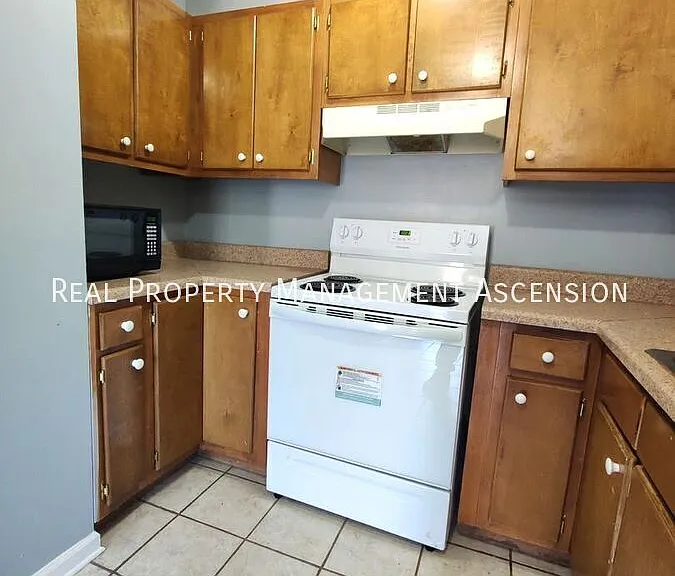 1163 Baggett Rd #D — Photo 5
