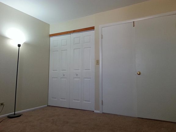 3rd image of 1306 Kingsbury Dr