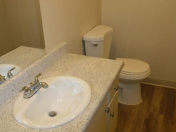 5th image of 1313 N Fashion Ln APT 4
