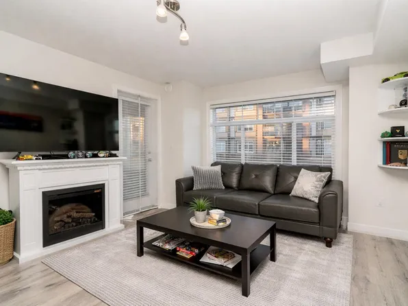 5650 201a St #215, Langley, BC V3A 0B3