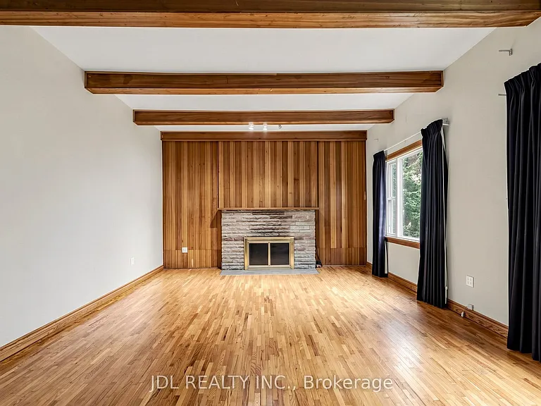 100 Roxborough Rd — Photo 7