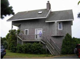 9 Plains Ct, Edgartown, MA 02539