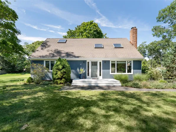 4 Joysan Court, Hampton Bays, NY 11946