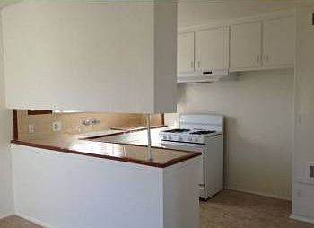 3rd image of 6130 Woodman Ave APT 4