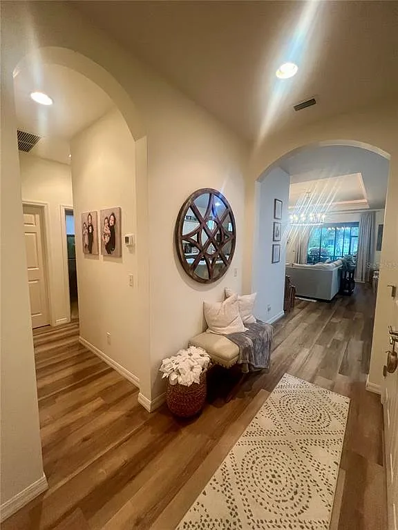 3 bed, 2.0 bath, 2141 sqft, $3,600 — Photo 4