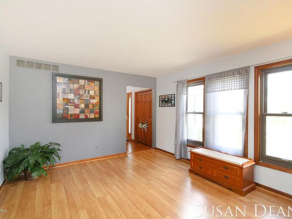 5th image of 2262 Stowevalley Dr SE
