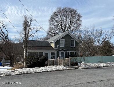 16 Snow Street, Hoosick Falls, NY, 12090