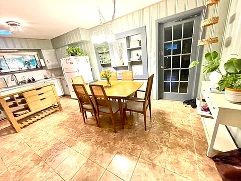 1909 Colony Dr — Photo 13