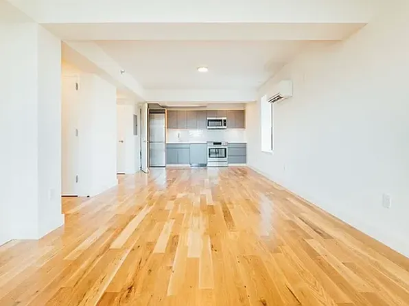 520 Parkside Avenue 6A image 2 of 18