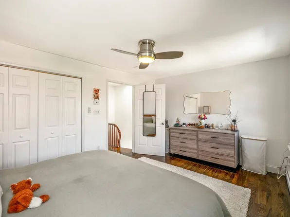 548 Jersey Avenue image 8 of 21