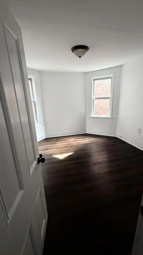 804 Stuyvesant Ave — Photo 2