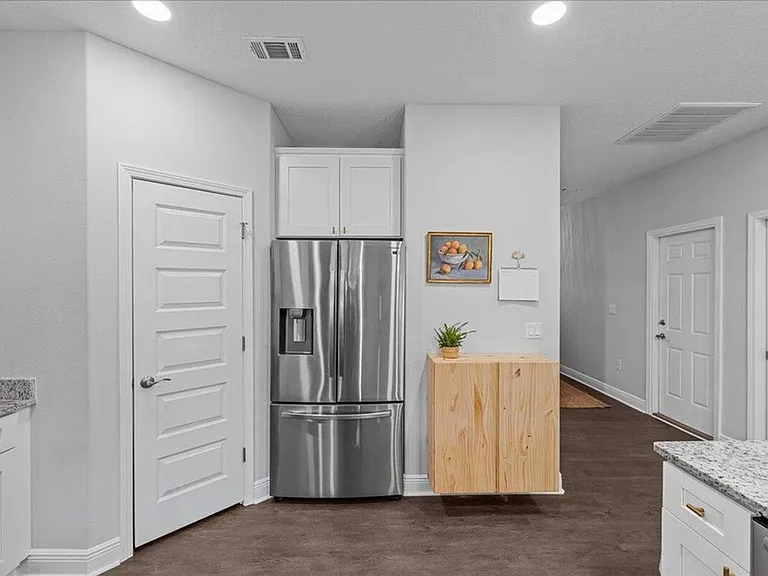 5333 Longhorn Trl — Photo 7