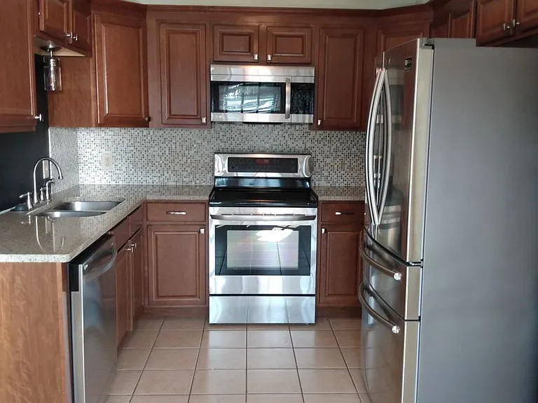 2640 Holt Ln — Photo 9