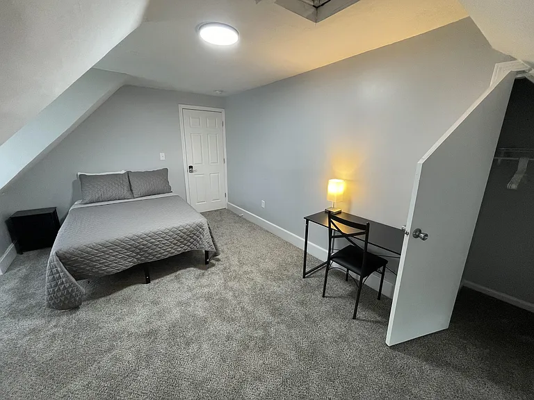Bed Five With Closet
