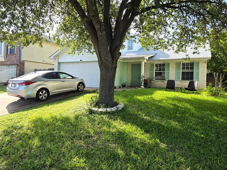 1600 Hollow Tree Blvd — Photo 1