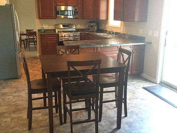 Dinette & Kitchen